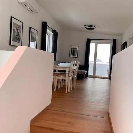 Oliver, Axams Apartment *