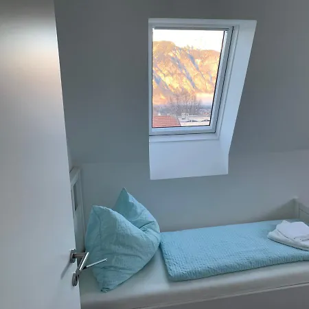 Oliver, Axams Lägenhet *