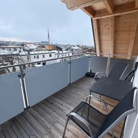 Oliver, Axams * إنسبروك