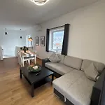 Oliver, Axams Apartment